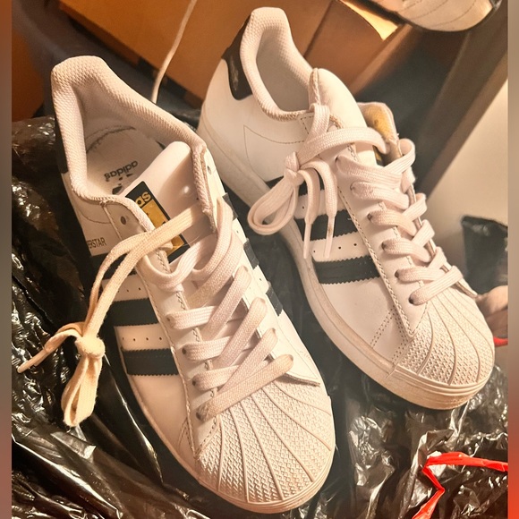 Adidas - Picture 6 of 9